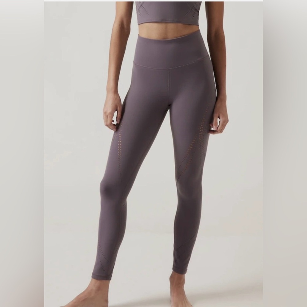 Athleta Elation Lasercut 7/8 Tight in Dusk Violet Size S
